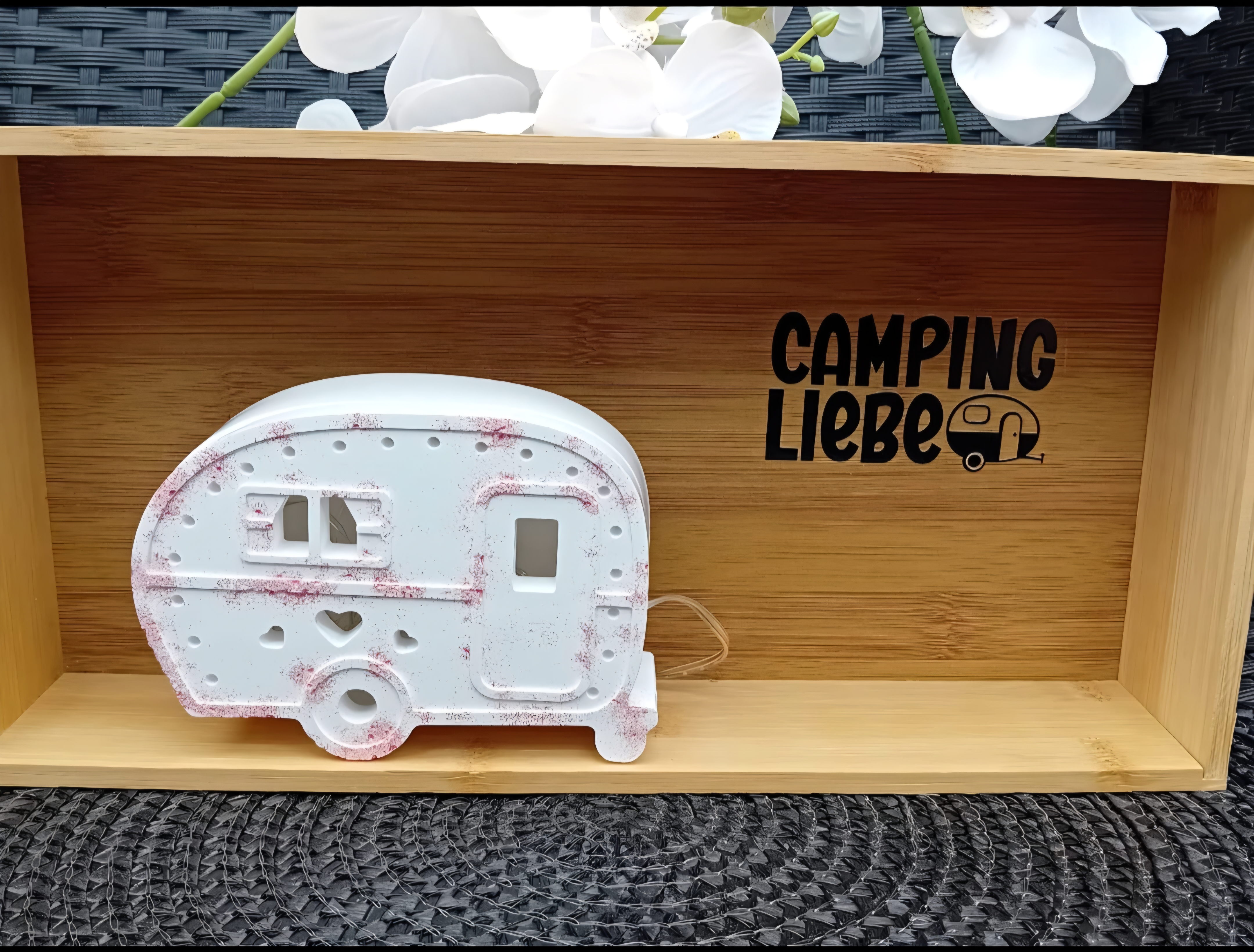 LED-Bambusbox „Camping Liebe“